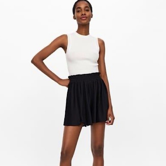 Zara Pants - Gorgeous! Zara Black High Wasted, Elastic Pull On Pleated Shorts, Medium, EUC